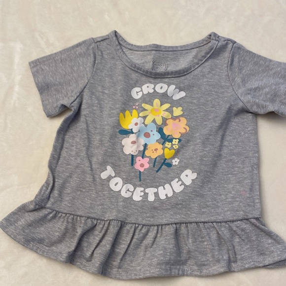 Various tops/dresses size 2 - Picture 2 of 4